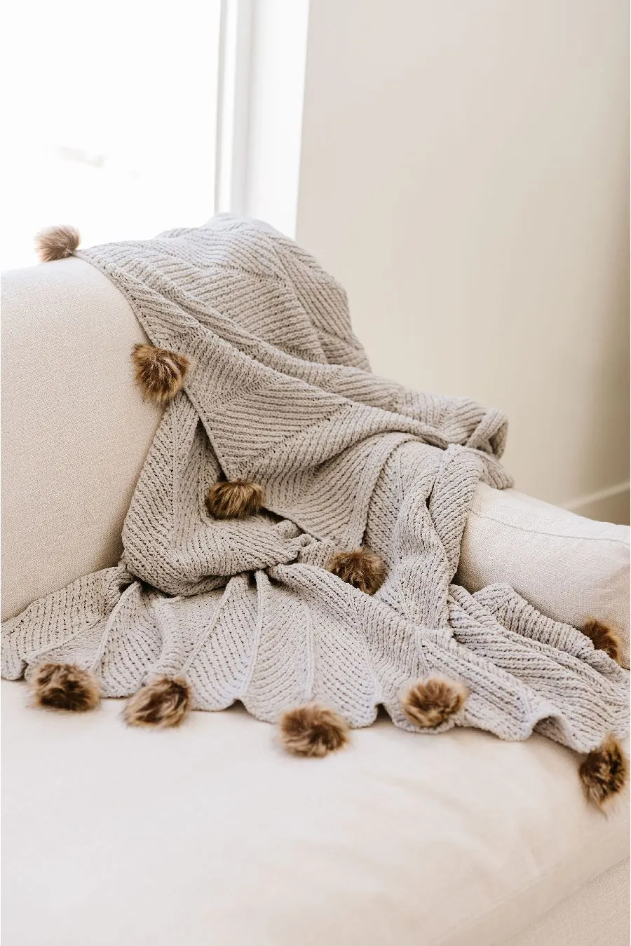 Chenille-Like Pom Pom Blanket