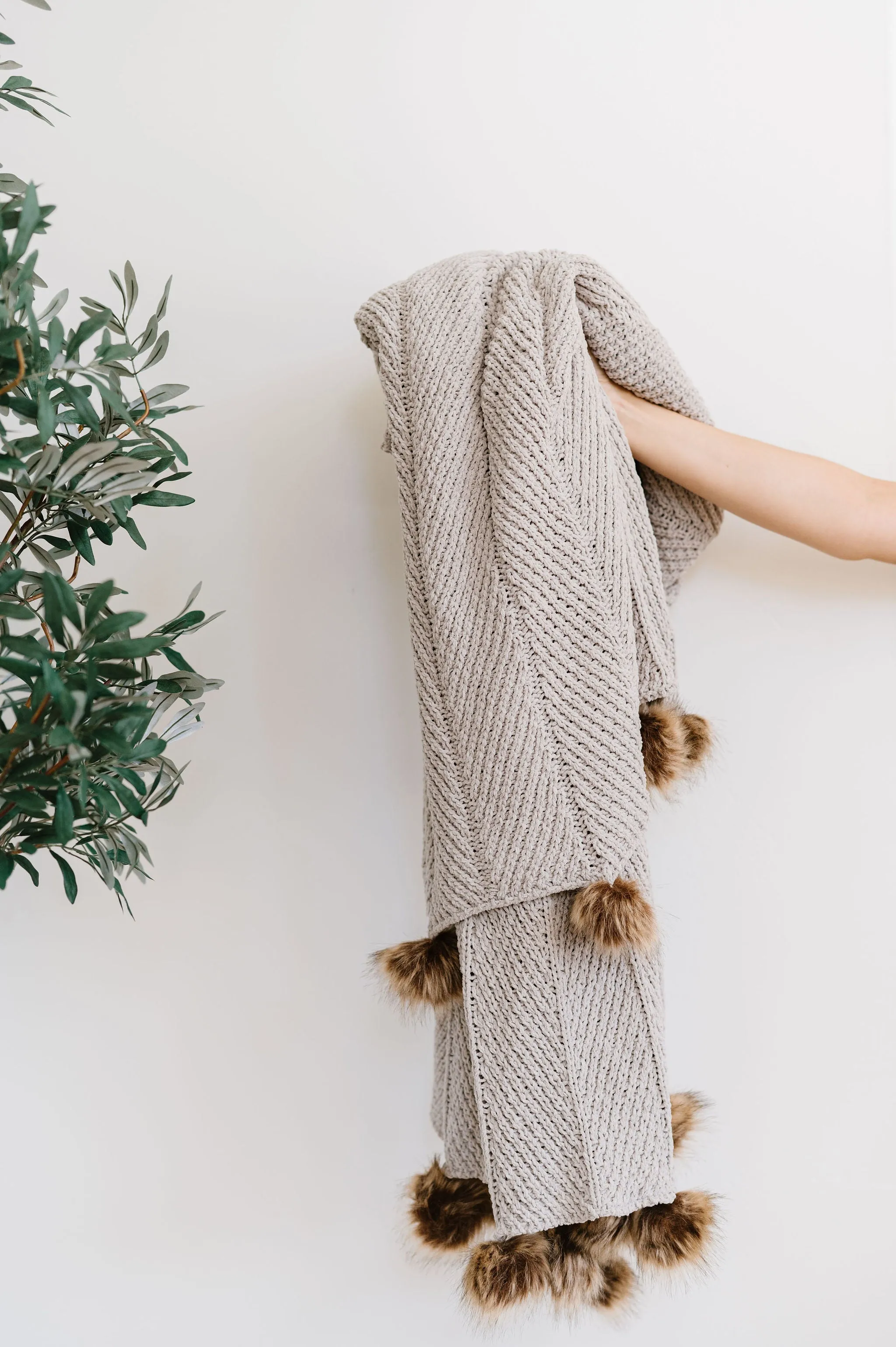 Chenille-Like Pom Pom Blanket